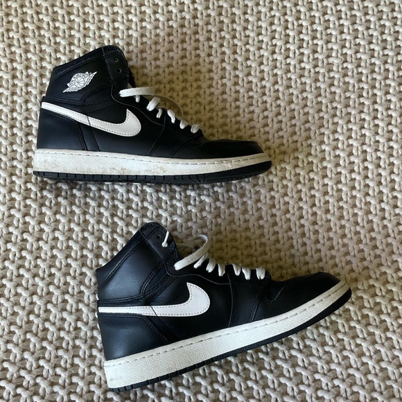Air Jordan 1 Retro High OG BG Yin Yang Size 5.5 Youth